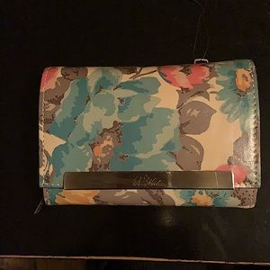 Patrisha Nash beautiful wallet good size new